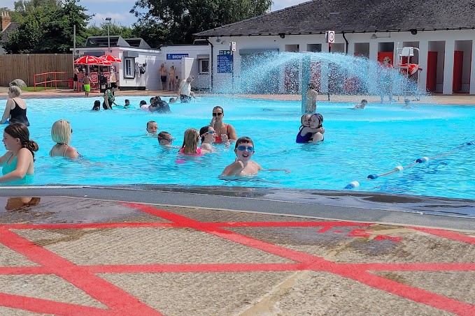 Hinksey Park Outdoor Swimming Pool